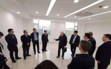 創(chuàng)業(yè)園入駐項目專家人員蒞臨創(chuàng)業(yè)商務(wù)中心五六號辦公樓實地考察
