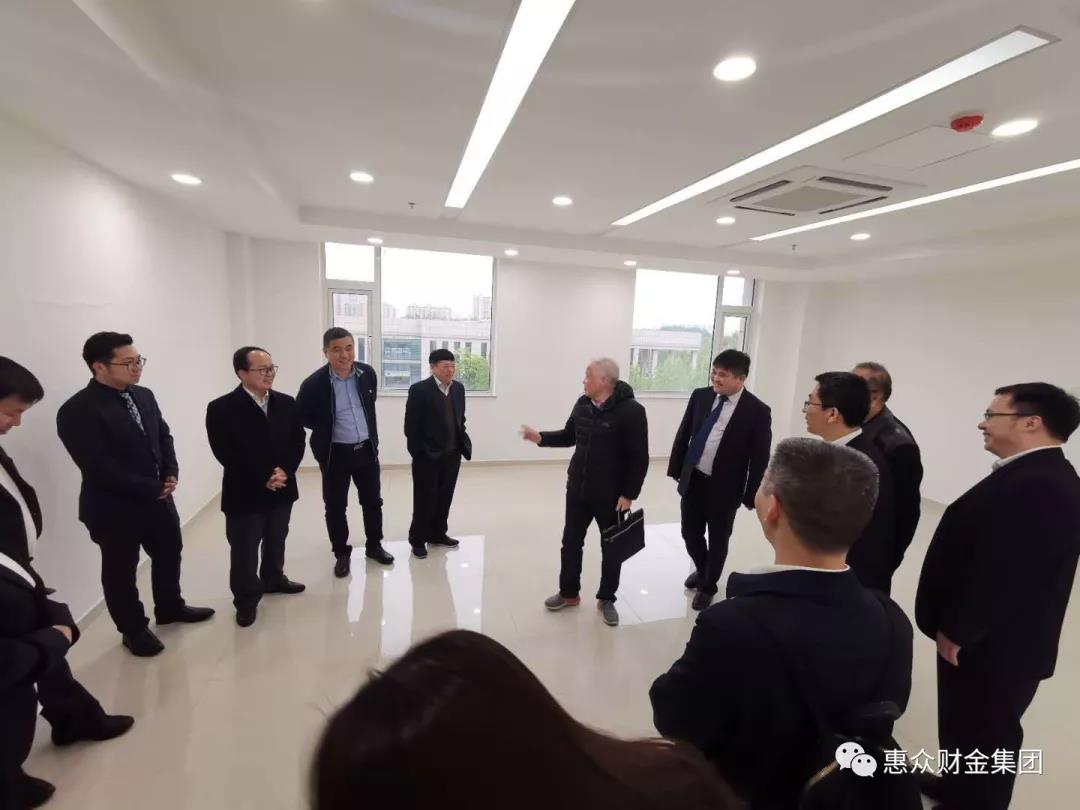 創(chuàng)業(yè)園入駐項目專家人員蒞臨創(chuàng)業(yè)商務(wù)中心五六號辦公樓實地考察(圖3)