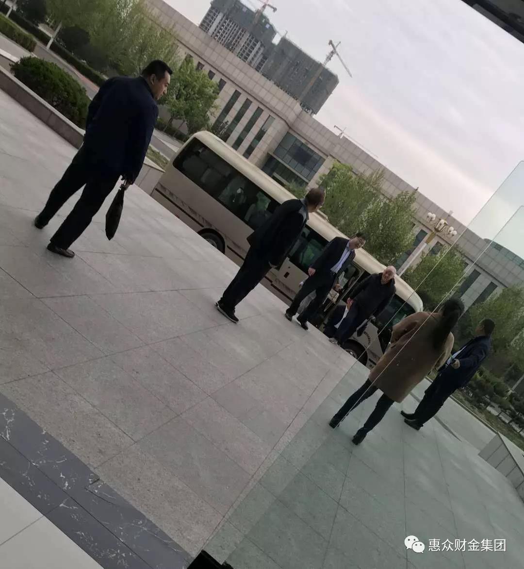 創(chuàng)業(yè)園入駐項目專家人員蒞臨創(chuàng)業(yè)商務(wù)中心五六號辦公樓實地考察(圖4)