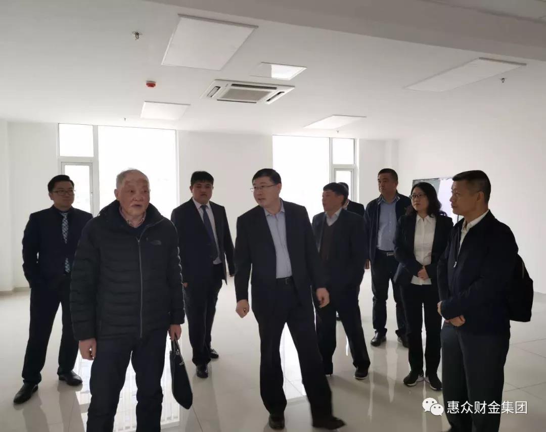 創(chuàng)業(yè)園入駐項目專家人員蒞臨創(chuàng)業(yè)商務(wù)中心五六號辦公樓實地考察(圖5)