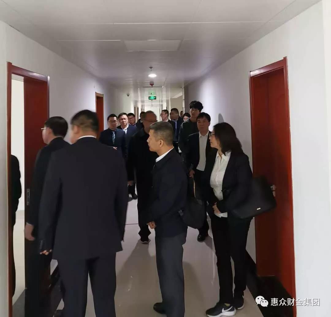 創(chuàng)業(yè)園入駐項目專家人員蒞臨創(chuàng)業(yè)商務(wù)中心五六號辦公樓實地考察(圖7)