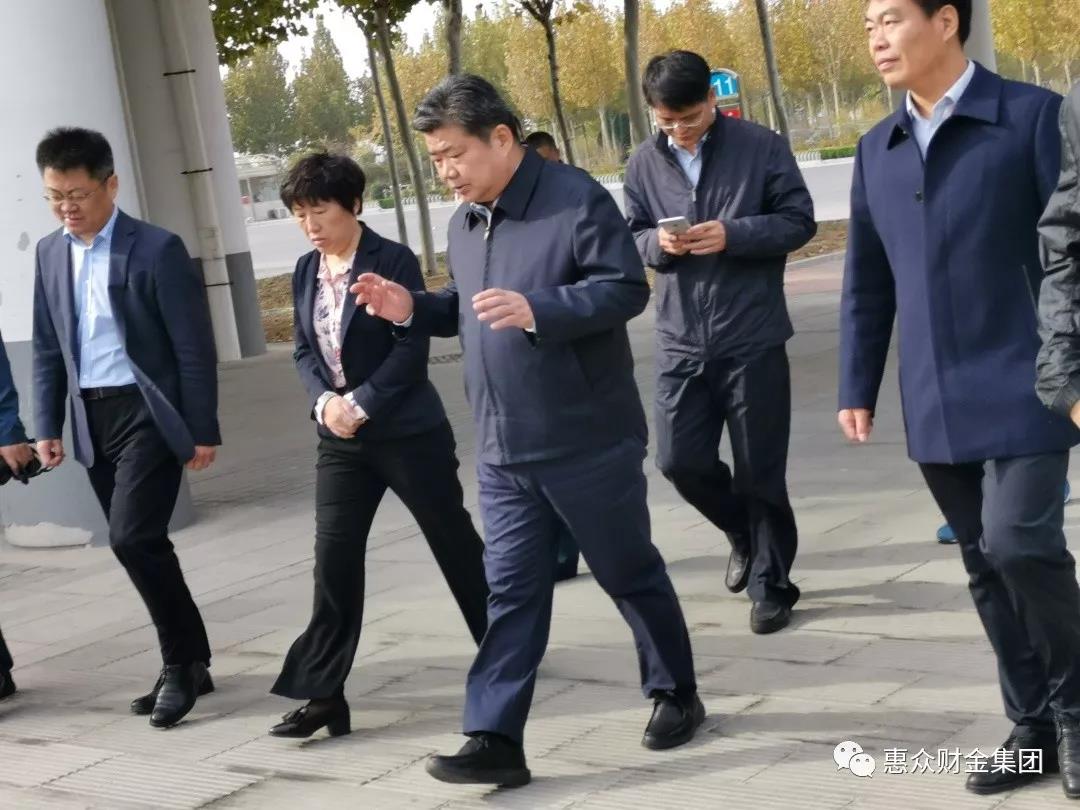 市委常委、統(tǒng)戰(zhàn)部部長李家良到濱州市火車站督導(dǎo)創(chuàng)城工作(圖1)