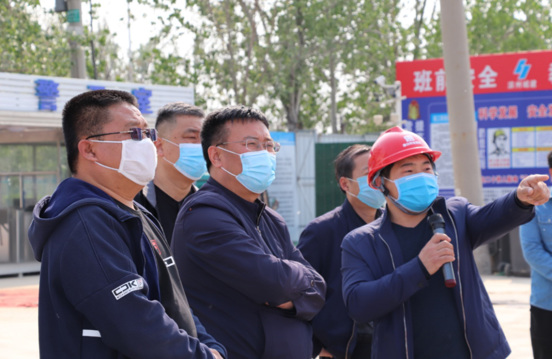 情系一線送溫暖(圖1) 情系一線送溫暖(圖1)