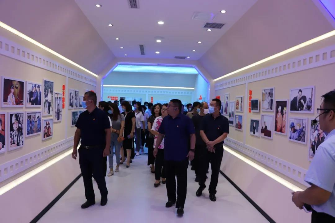 中共濱州市惠眾財(cái)金投資集團(tuán)有限公司委員會 組織參觀濱城區(qū)廉政警示教育基地(圖3) 中共濱州市惠眾財(cái)金投資集團(tuán)有限公司委員會 組織參觀濱城區(qū)廉政警示教育基地(圖3)