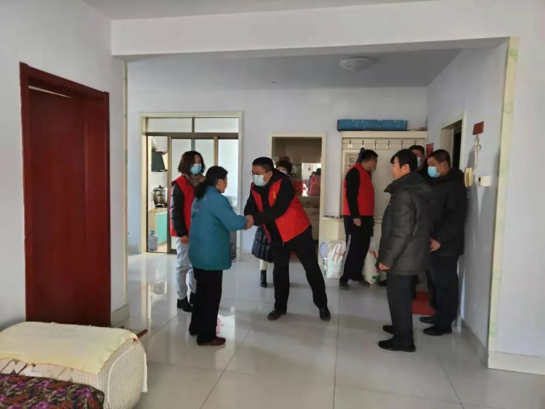 “送溫暖、送關(guān)懷，慰問困難群眾—雙報到”活動(圖2)