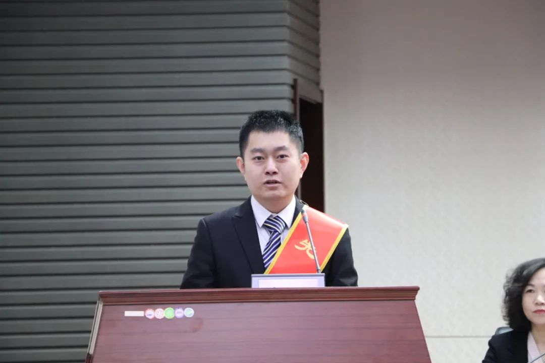 逐夢(mèng)起航 再創(chuàng)輝煌丨惠眾財(cái)金集團(tuán)召開(kāi)2022年工作會(huì)議(圖8) 逐夢(mèng)起航 再創(chuàng)輝煌丨惠眾財(cái)金集團(tuán)召開(kāi)2022年工作會(huì)議(圖8)