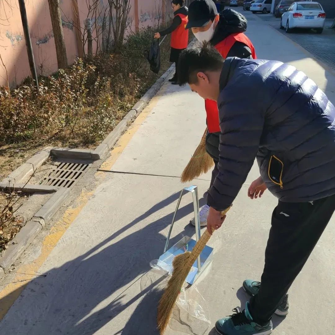 學(xué)雷鋒 樹新風(fēng)丨惠眾財金集團(tuán)開展“文明城市 你我同行”志愿服務(wù)活動(圖9)
