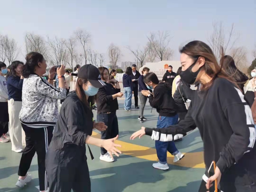 黨建引領(lǐng) 巾幗向黨——惠眾財(cái)金不一樣的女神節(jié)(圖12) 黨建引領(lǐng) 巾幗向黨——惠眾財(cái)金不一樣的女神節(jié)(圖12)