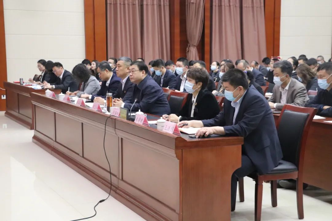 解放思想 真抓實(shí)干丨惠眾財(cái)金召開“建設(shè)更高水平富強(qiáng)濱州中心城區(qū)，惠眾怎么干”解放思想大討論動員大會(圖3)