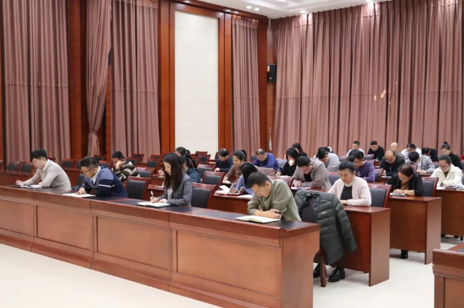 【凝心聚力 砥礪前行】惠眾財(cái)金集團(tuán)召開第一屆二次職工代表大會(huì)(圖4) 【凝心聚力 砥礪前行】惠眾財(cái)金集團(tuán)召開第一屆二次職工代表大會(huì)(圖4)