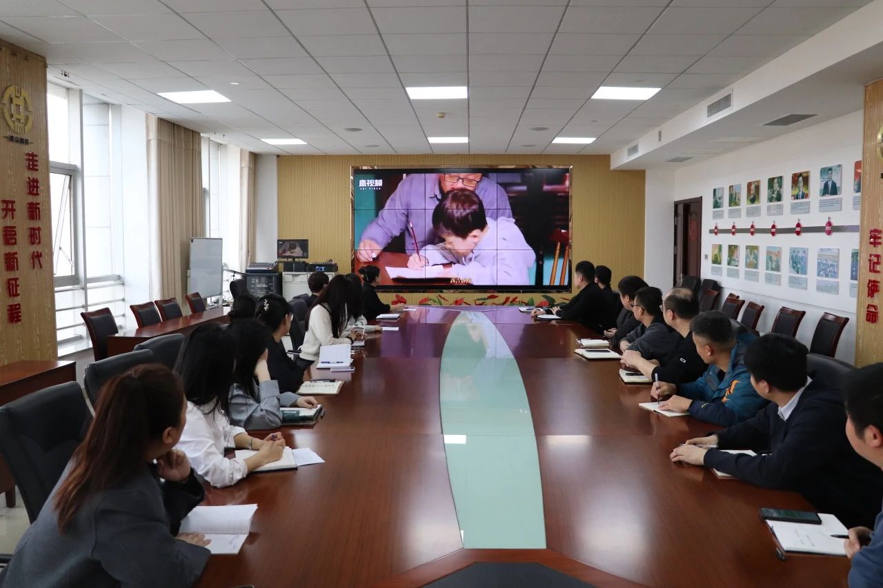 惠眾財金集團青年研習(xí)社成功舉辦“青廉正當(dāng)時 家風(fēng)傳新聲”活動(圖3) 惠眾財金集團青年研習(xí)社成功舉辦“青廉正當(dāng)時 家風(fēng)傳新聲”活動(圖3)